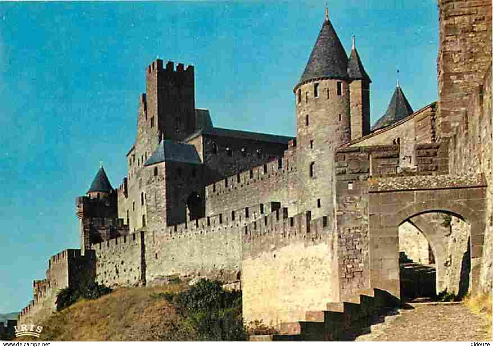 11 - Carcassonne - La Cité Médiévale - La Porte D'Aude - Le Château Comtal - La Tour De L'Evêque - CPM - Voir Scans Rect - Carcassonne