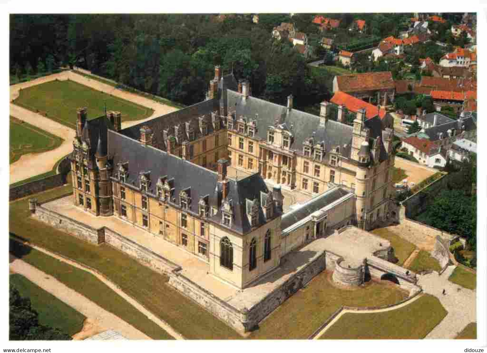95 - Ecouen - Le Château - Musée National De La Renaissance - Vue Aérienne - CPM - Voir Scans Recto-Verso - Ecouen