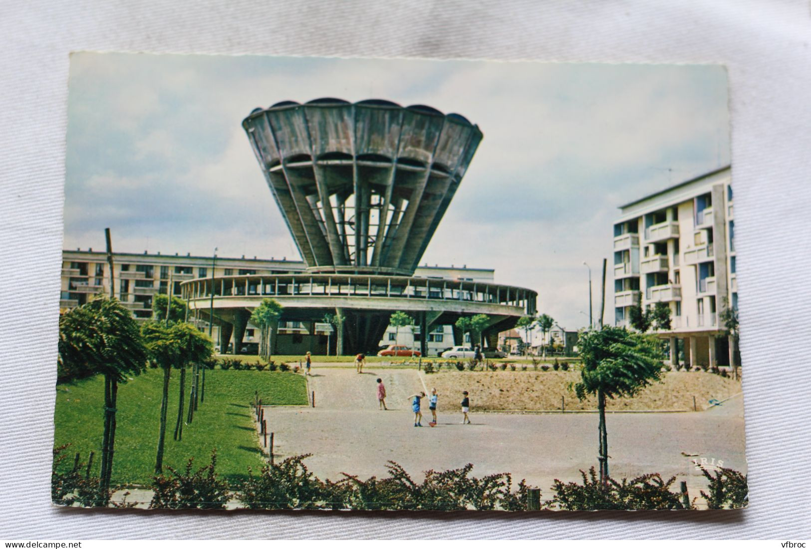 N738, Cpm, Caen, Le Jardin Et Le Château D'eau, Calvados 14 - Caen