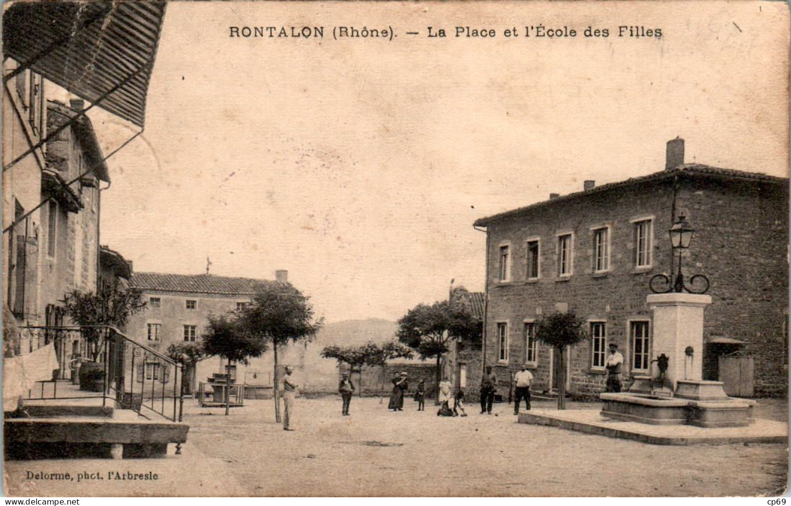 Rontalon Canton De Mornant La Place Et L'Ecole Des Filles School Rhône 69510 Cpa Ecrite Au Dos En B.Etat - Sonstige & Ohne Zuordnung