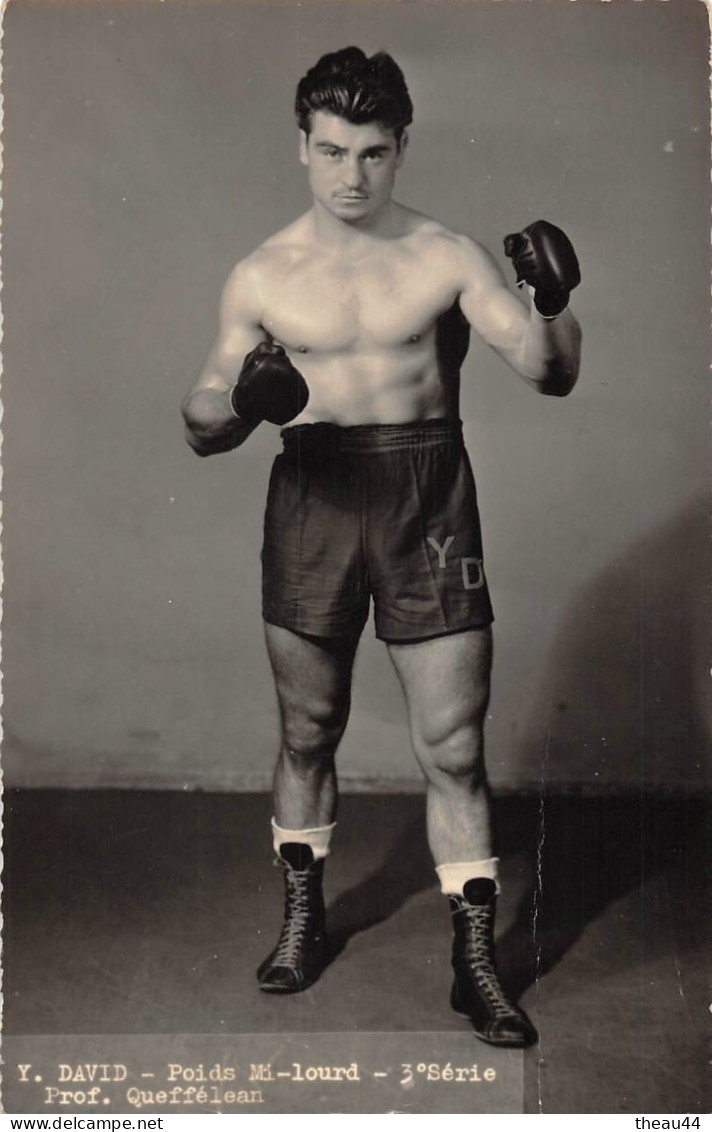 SAINT-NAZAIRE  -  Le Boxeur Du SNOS " Y. DAVID " Mi-Lourd 3e Série  -  Professeur " Yvon QUEFFELEAN " -  Boxe - Saint Nazaire