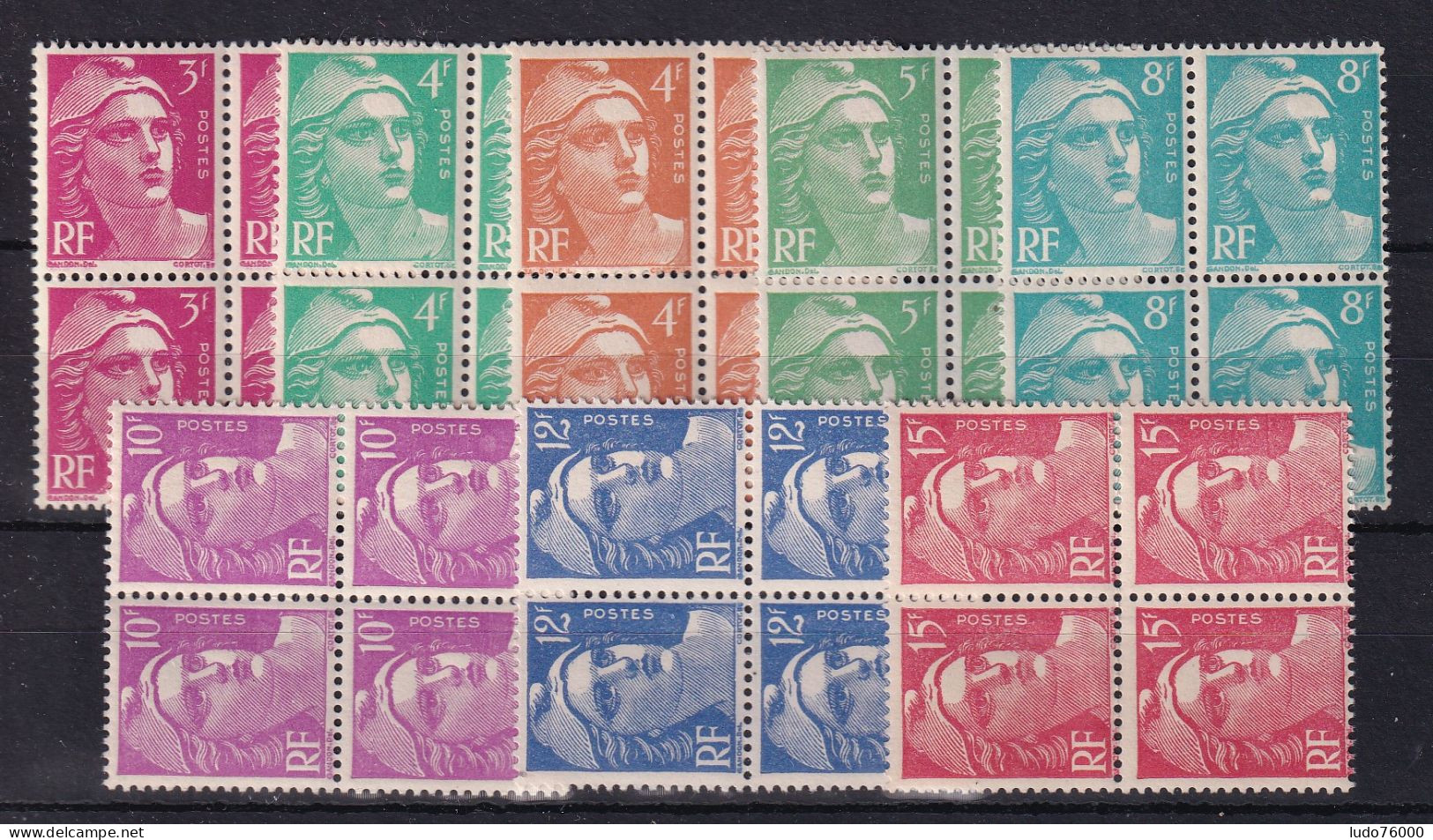 D 810 / LOT N° 806/813 BLOC DE 4 NEUF** COTE 44€ - Collections