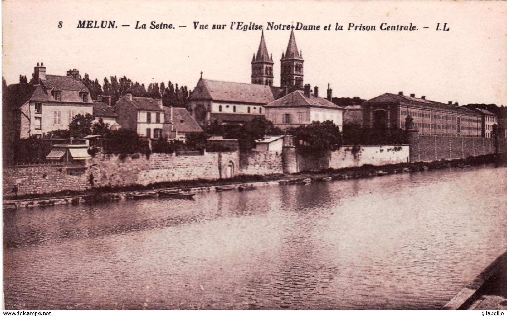 77 - Seine Et Marne -  MELUN - La Seine - Vue Sur L Eglise Notre Dame Et La Prison Centrale - Melun