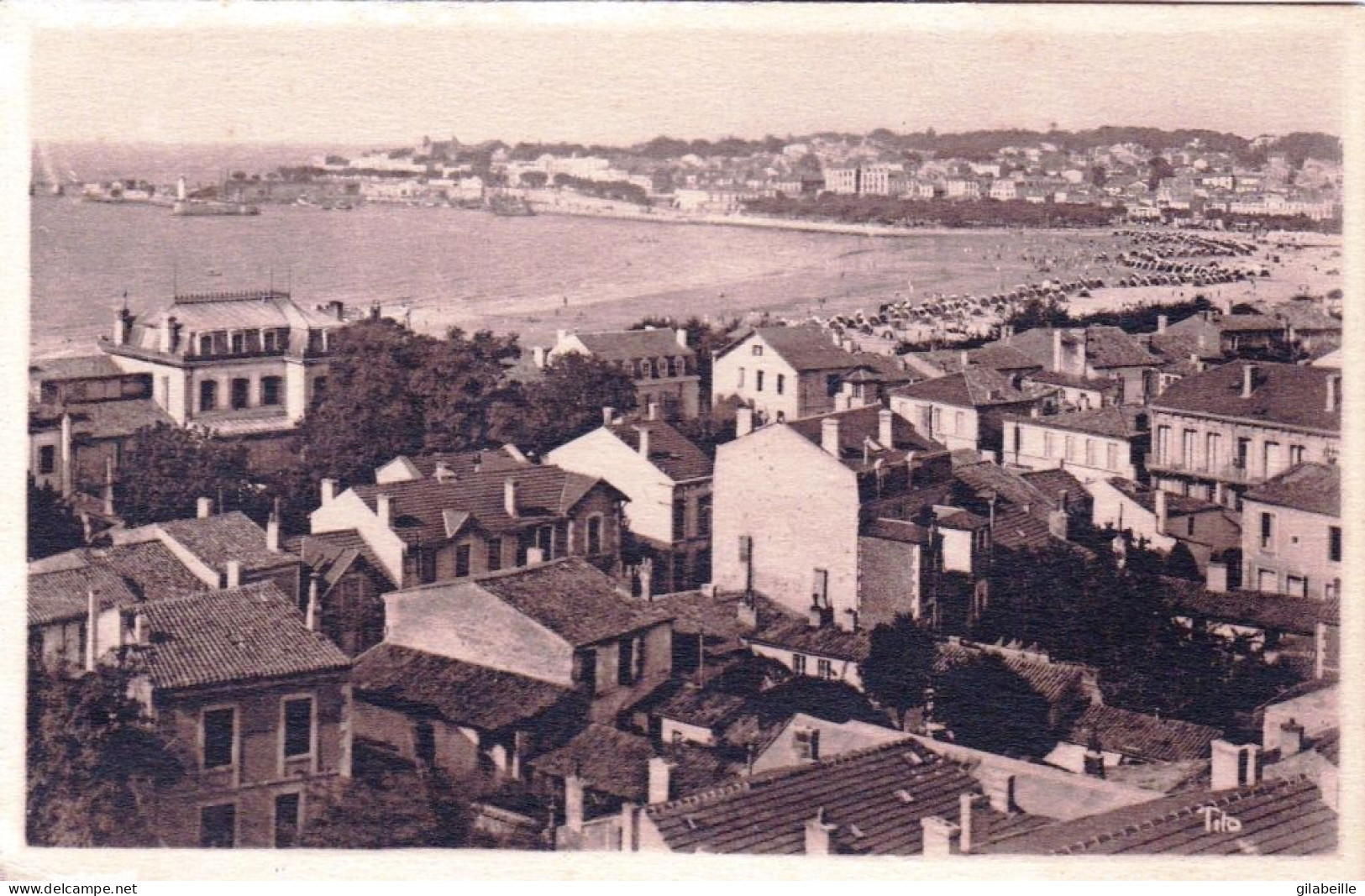 17 - Charente Maritime -  ROYAN - Vue Plongeante Sur La Grande Conche Et La Ville - Royan