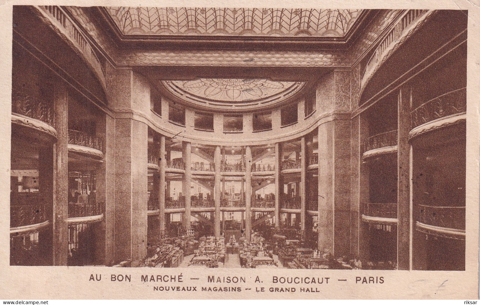 PARIS(7 Em ARRONDISSEMENT) AU BON MARCHE - Arrondissement: 07