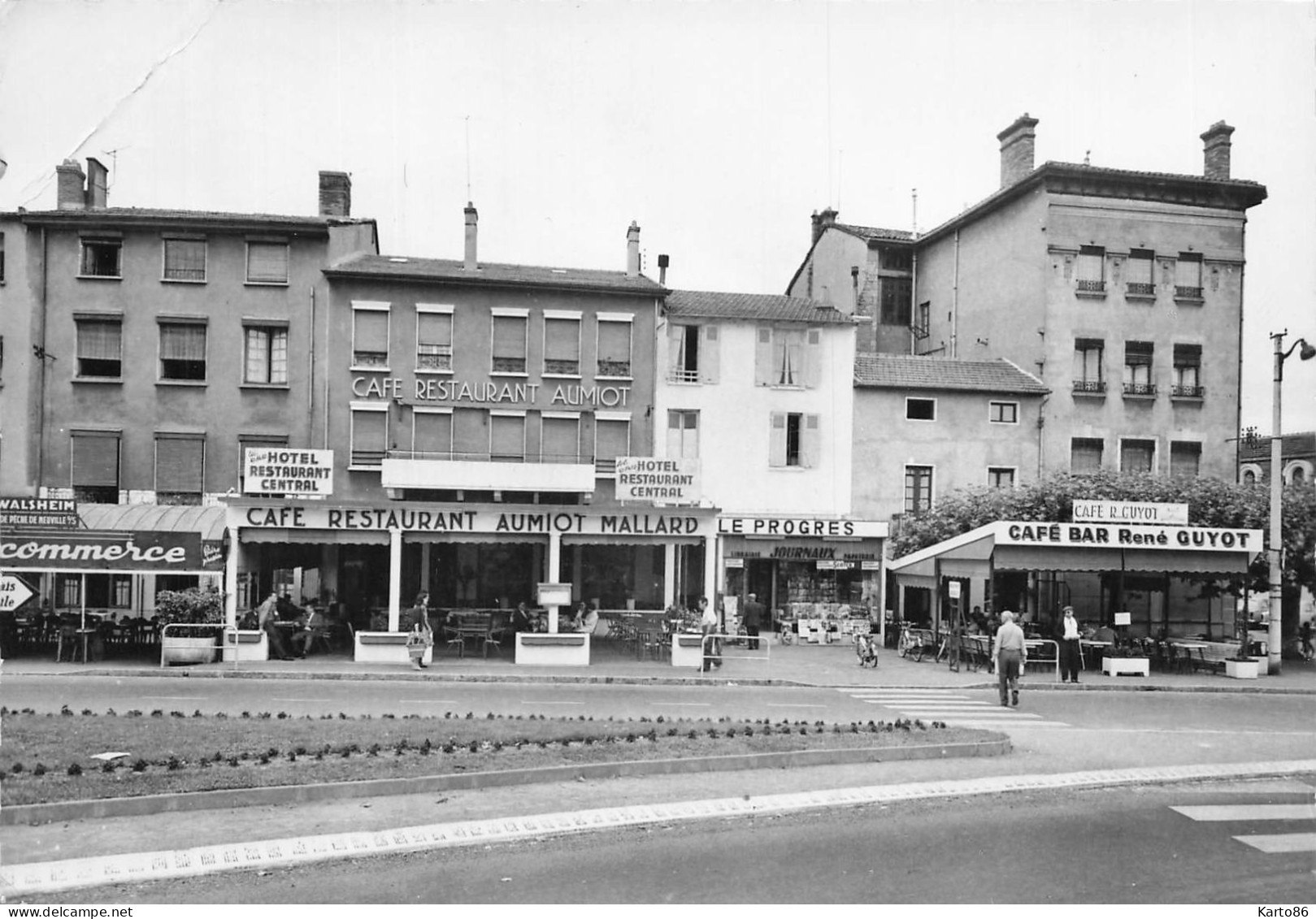 Neuville Sur Saône * Vue Sur Le Quai * Café Restaurant AUMIOT * Café Bar René GUYOT - Neuville Sur Saone