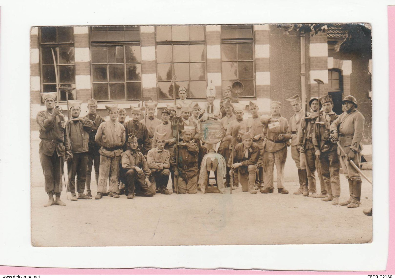 CARTE PHOTO GROUPEMENT DE SOLDATS - Photographs