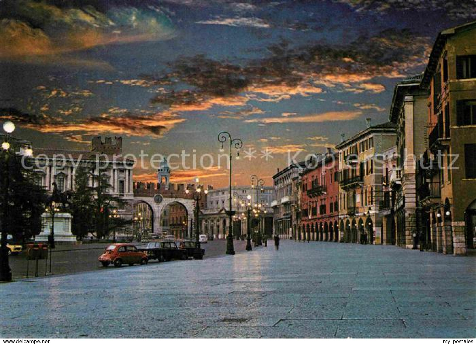 72845022 Verona Veneto Piazza Bra Am Abend Verona - Other & Unclassified