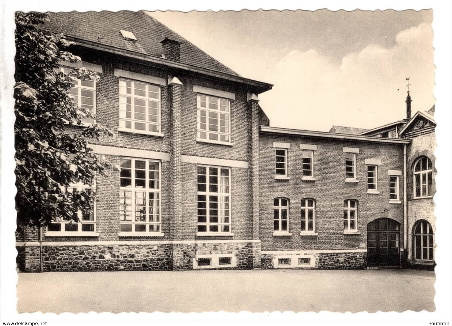 Thuin Institut Des Soeurs De Notre Dame Cour De Récréation - Thuin