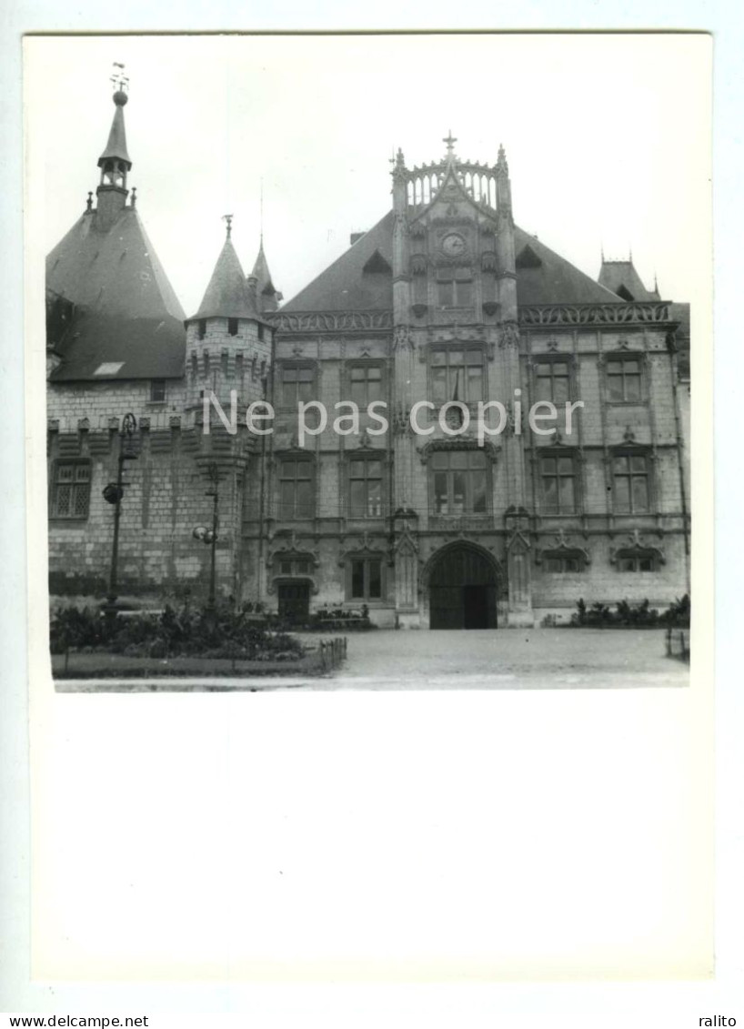 SAUMUR Vers 1960 Hôtel De Ville Photo 14 X 14 Cm  MAINE-ET-LOIRE - Plaatsen