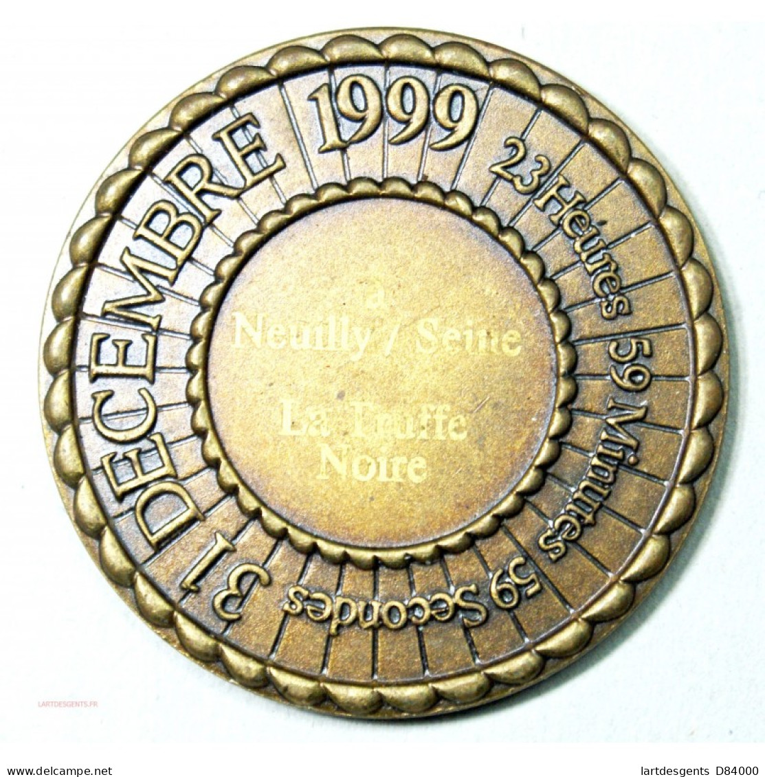 Médaille, Jeton "Nous Y étions Tous"  Truffe Noire Neuilly Réveillon 2000 - Altri & Non Classificati