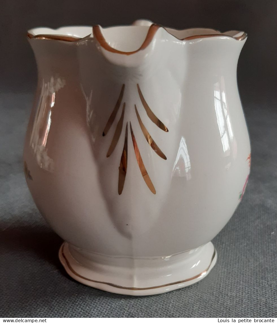 Lot 376 - 1 Pot à Crème En Faïence De DIGOIN SARREGUEMINES, Oiseau De Paradis. - Schalen Und Tabletts