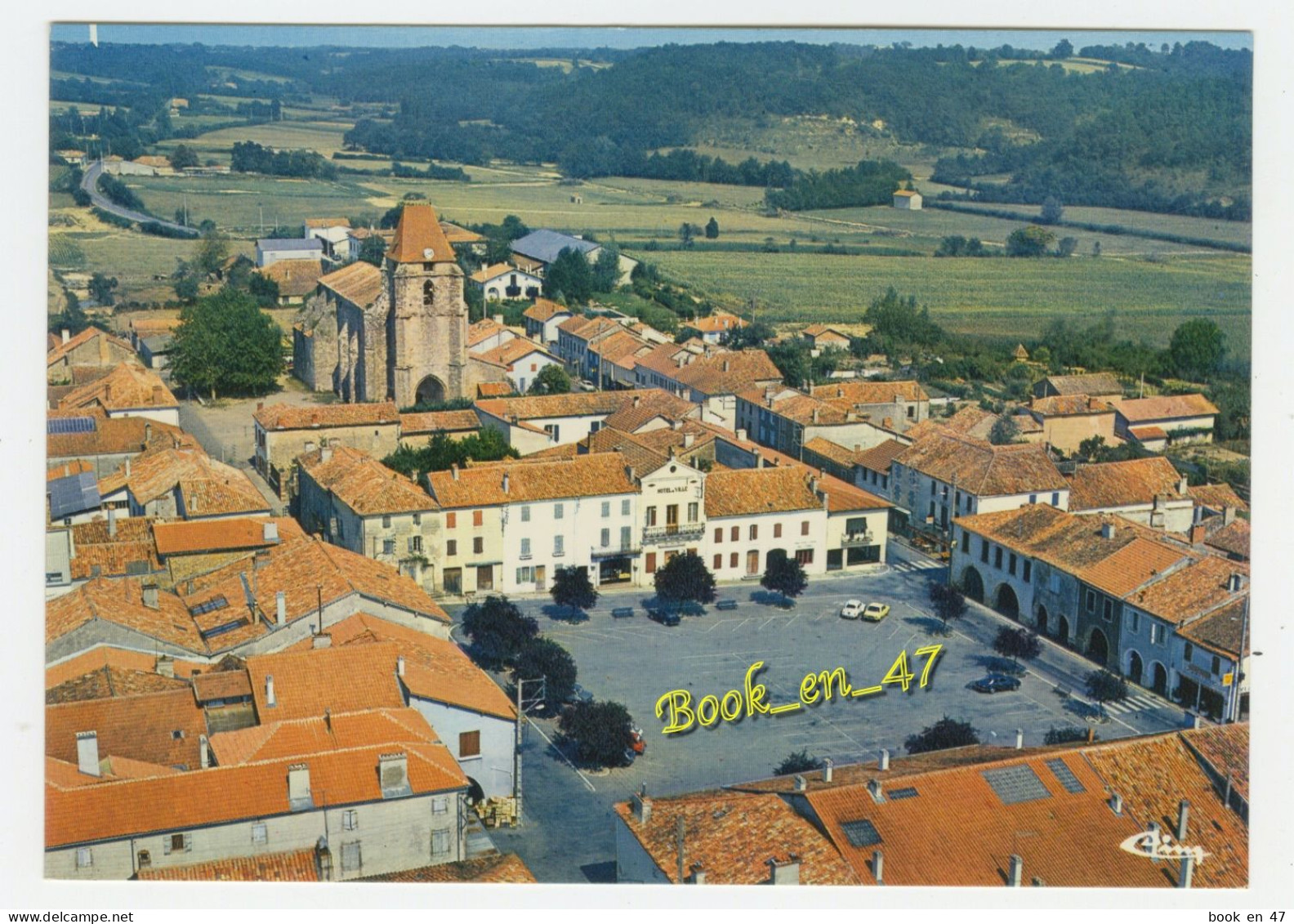 {92003} 40 Landes Geaune En Tursan , Vue Aérienne , Place De L' Hôtel De Ville - Other & Unclassified