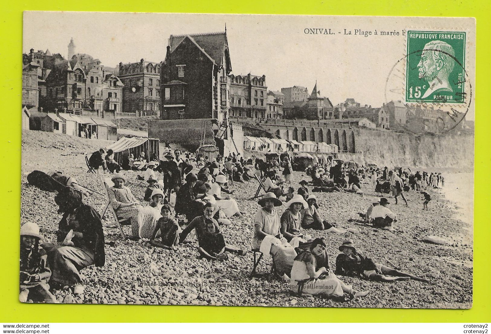 80 ONIVAL La Plage à Marée Basse Très Animée Baigneurs Et Baigneuses Chaise Longue Chapeaux VOIR DOS En 1925 - Onival