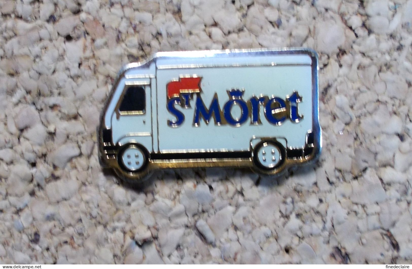 Pin's - Camion St Moret - Transports