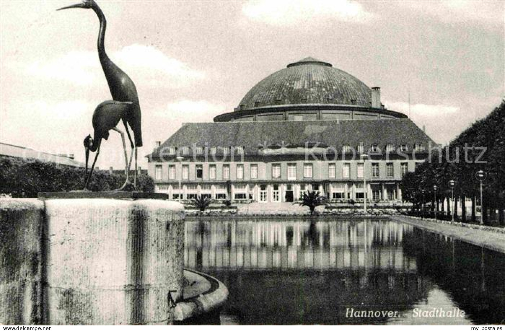 72841993 Hannover Stadthalle Kranichskulptur Hannover - Hannover