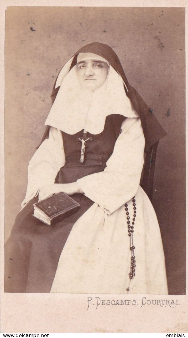 COURTRAI - Photo CDV Portrait D'une Religieuse, Sœur  Par Le Photographe P.DESCHAMPS, Courtrai - Antiche (ante 1900)