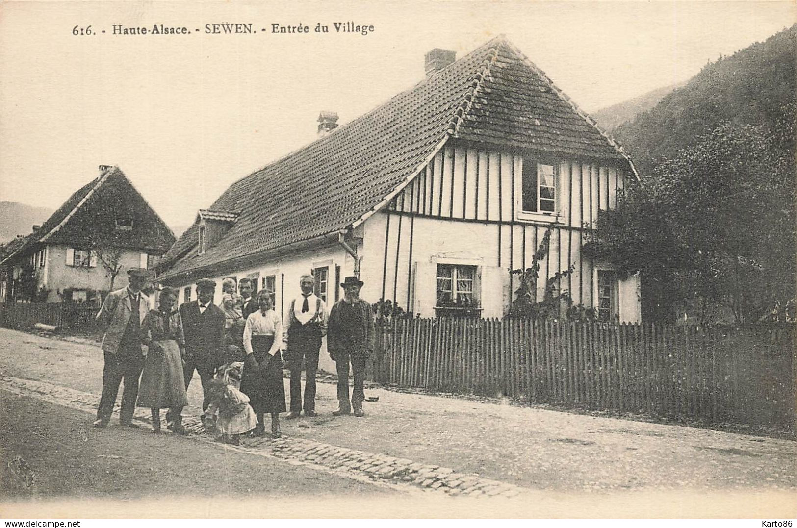 Sewen * Route Et Entrée Du Village * Villageois - Autres & Non Classés