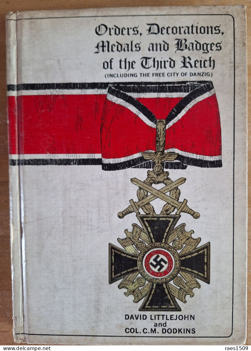 Livre Orders,Décorations,Médals And Badges Of The Chird Reich 1933-1939 - Guerre 1939-45