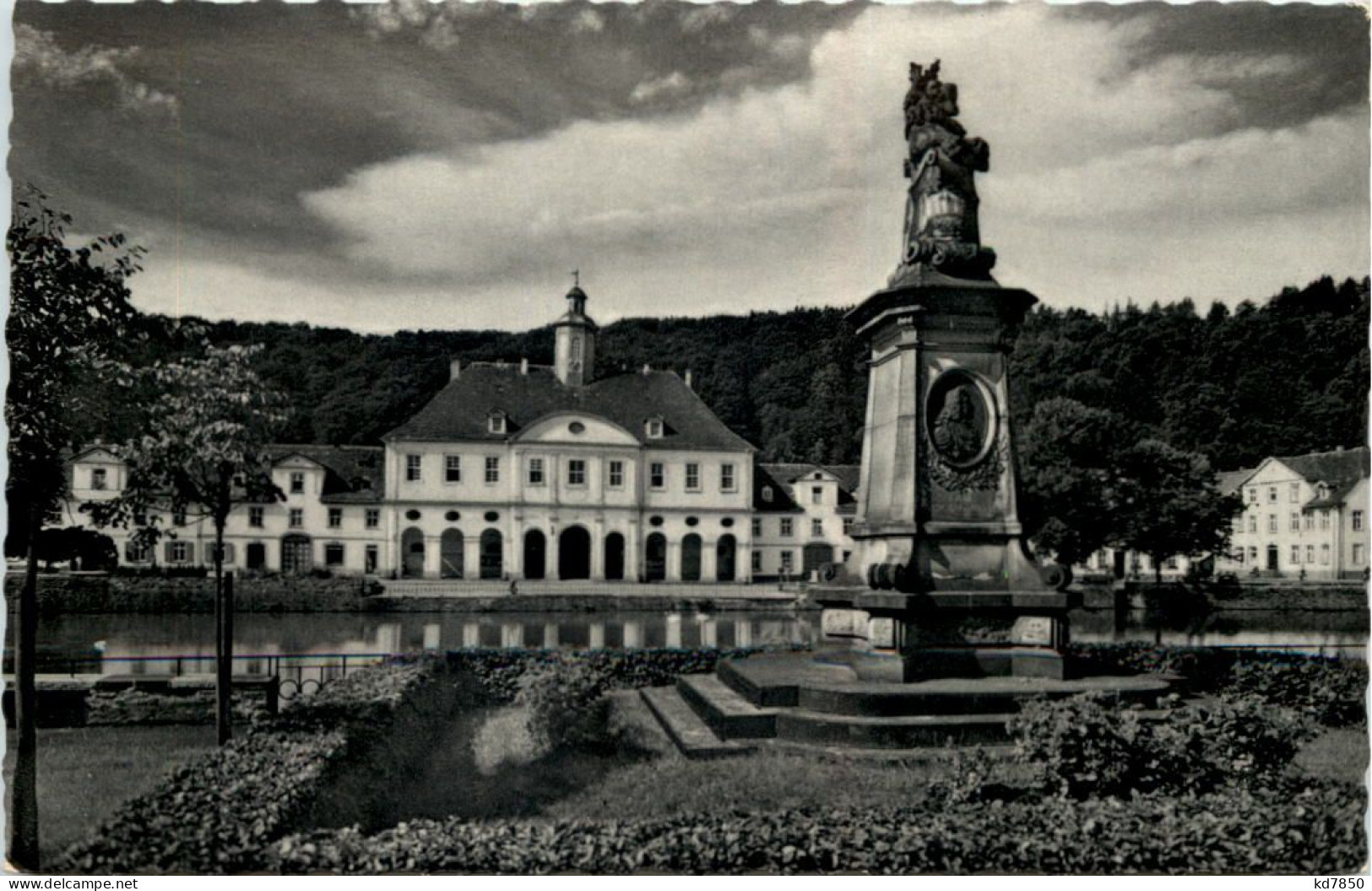 Bad Karlshafen Das Denkmal Des Gründers Der Stadt Mit Jagdschloss - Bad Karlshafen