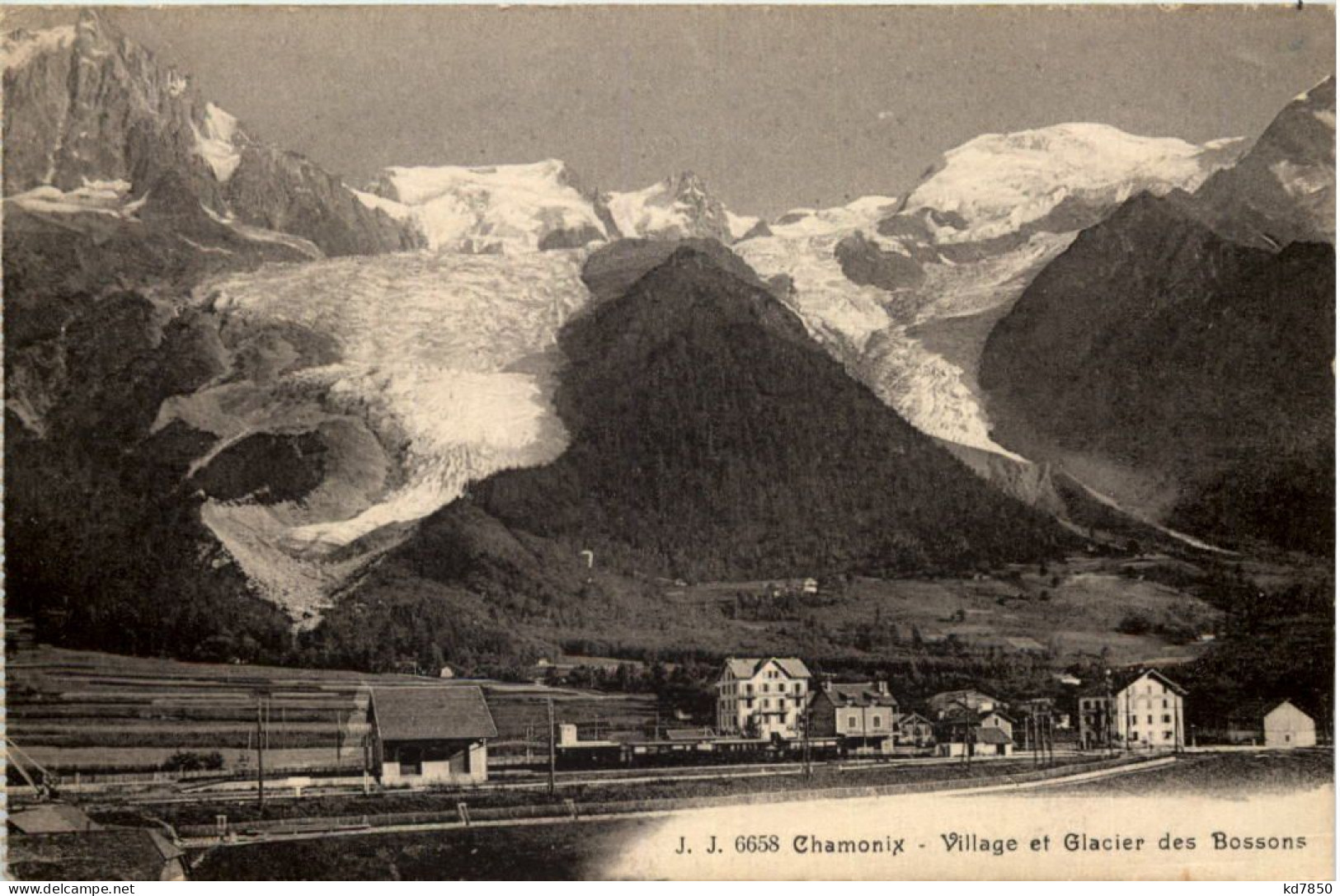 Chamonix - Village Et Glacier Des Bossons - Chamonix-Mont-Blanc