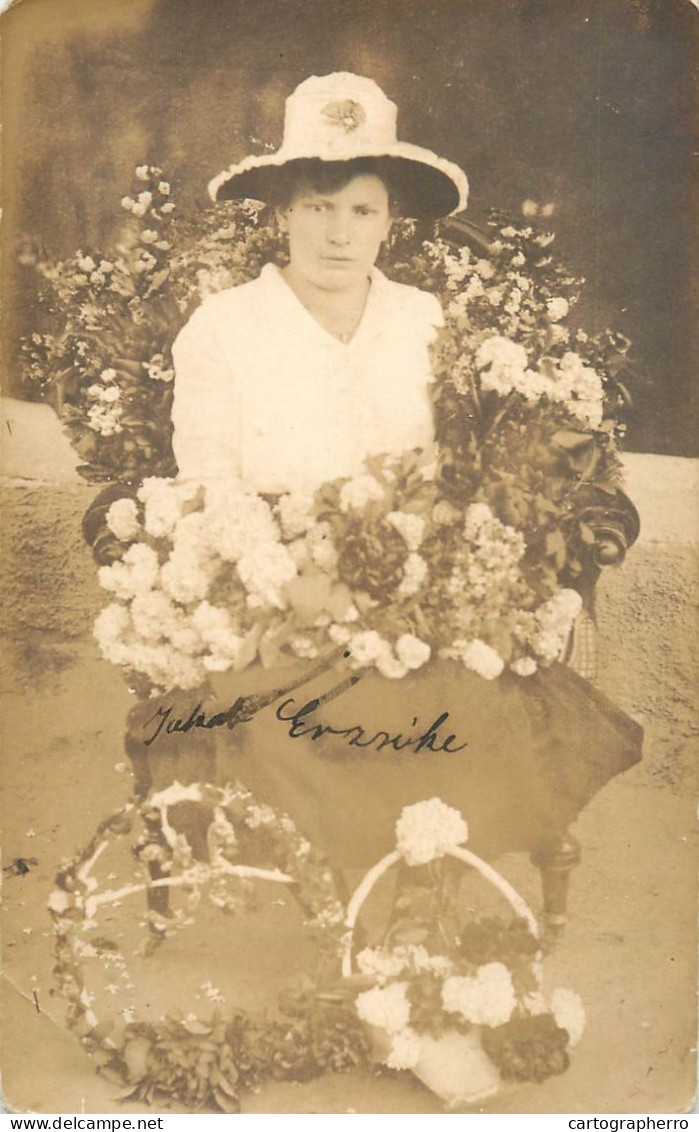 Souvenir Photo Postcard Elegant Woman Hat Flower Basket - Photographie