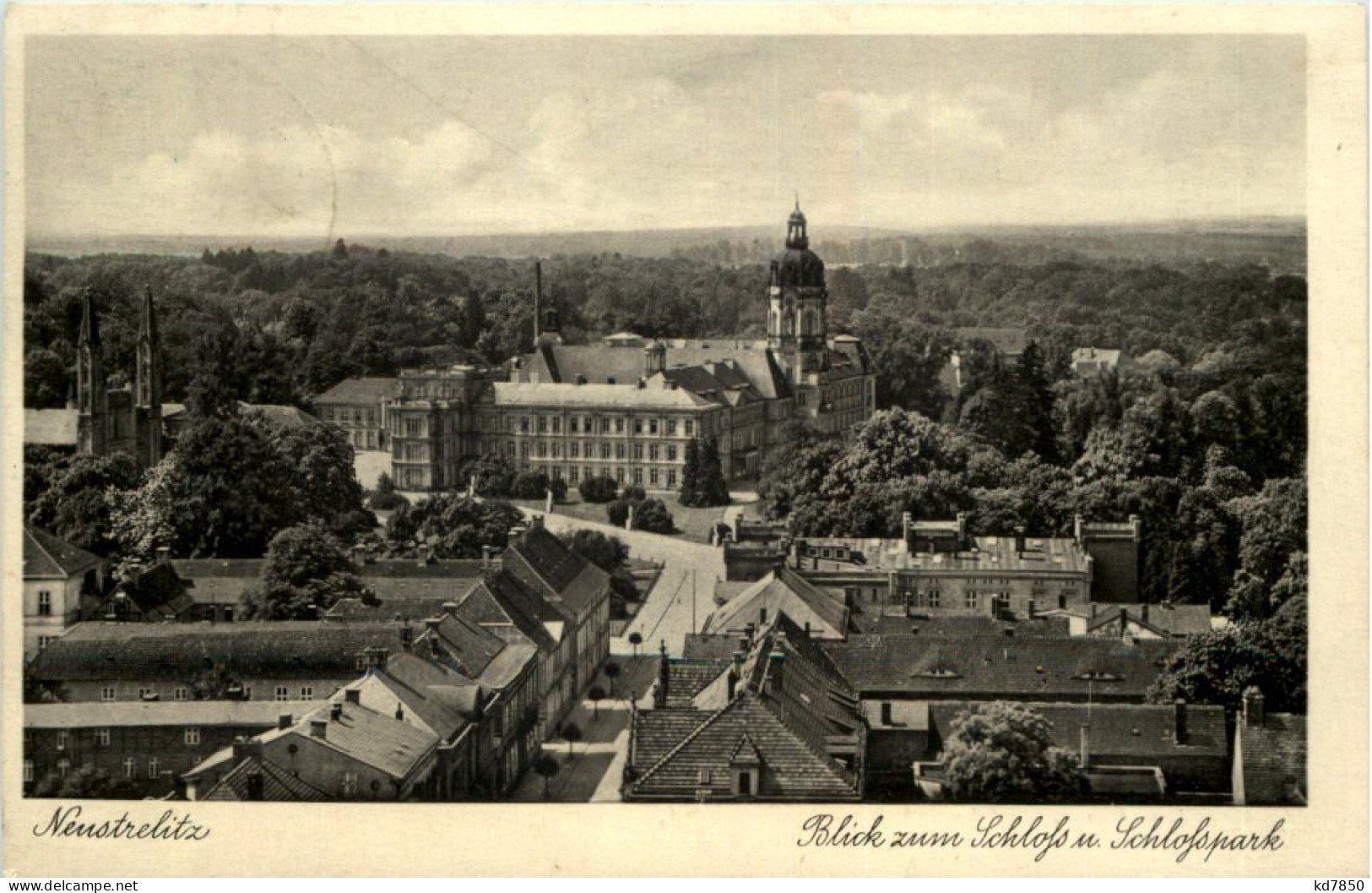 Neustrelitz, Blick Zum Schloss Und Schlosspark - Neustrelitz