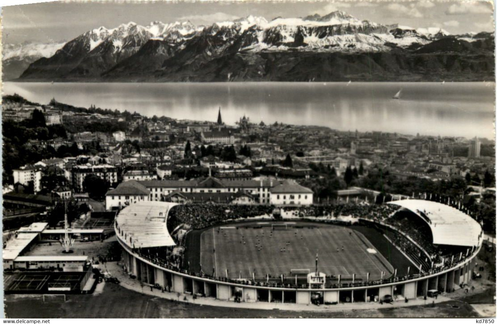 Lausanne, Le Stade Olympique Et Les Alpes De La Savoie - Lausanne