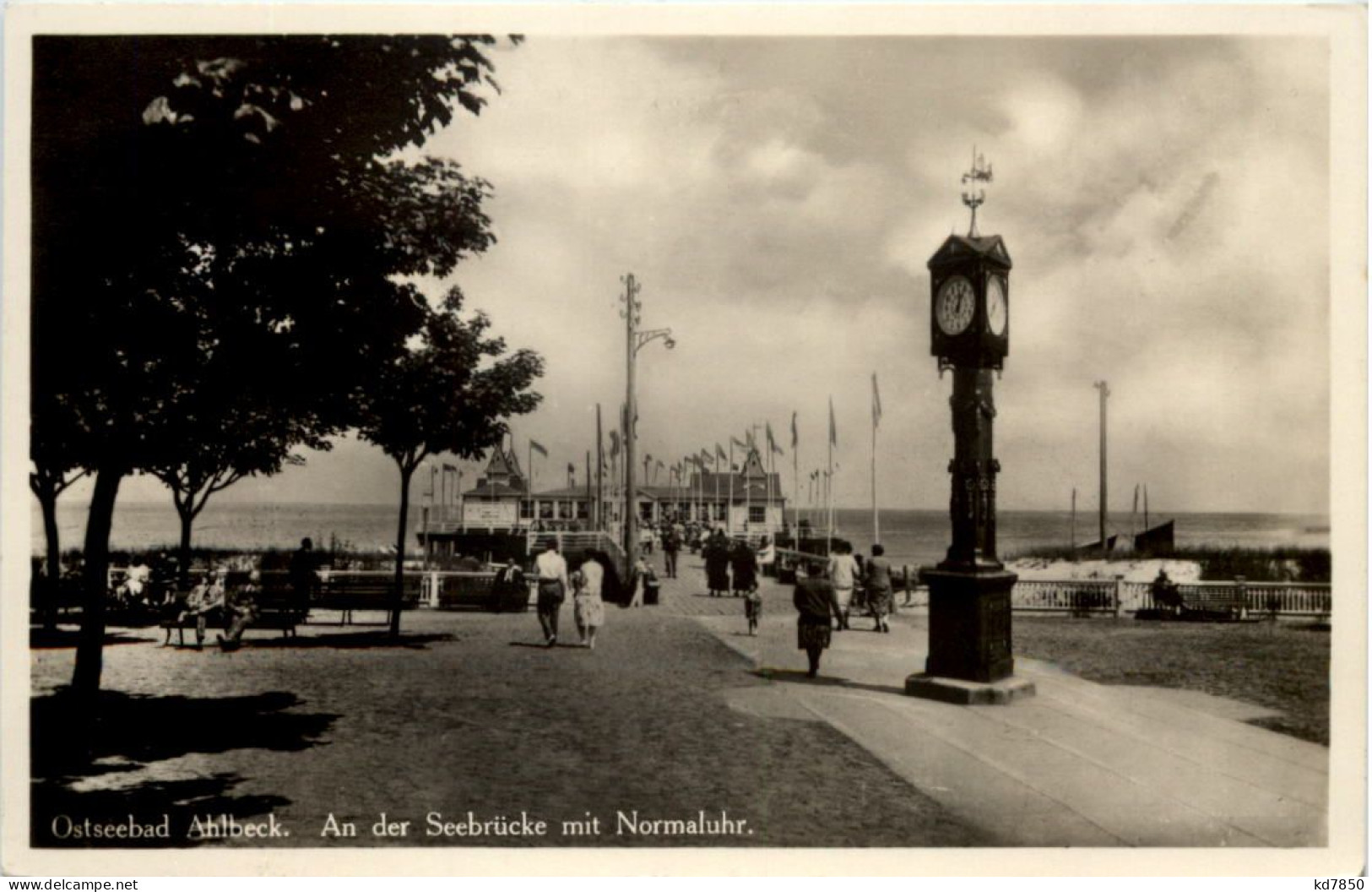 Seebad Ahlbeck, An Der Seebrücke Mit Normaluhr - Autres & Non Classés