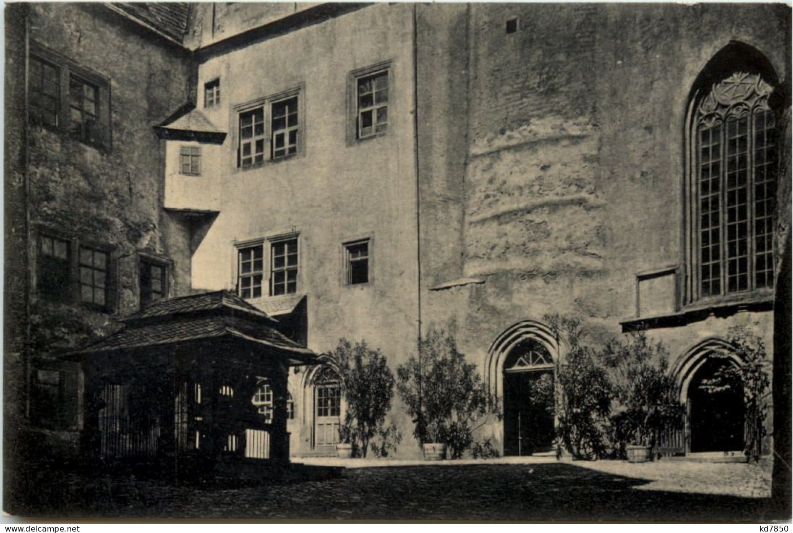 Rochsburg A. Mulde, Schlosshof Mit Dem Alten Ziehbrunnen - Lunzenau