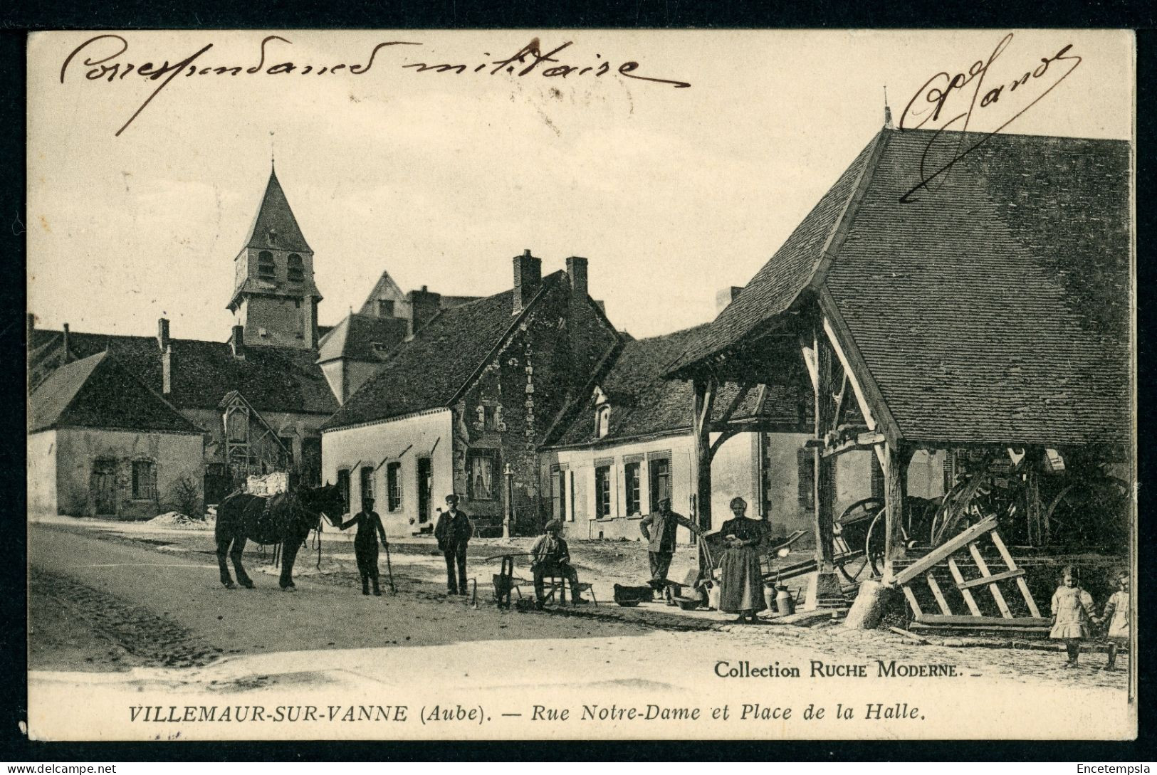 Carte Postale - France - Villemaur Sur Vanne - Rue Notre Dame Et Place De La Halle (CP24739) - Andere & Zonder Classificatie