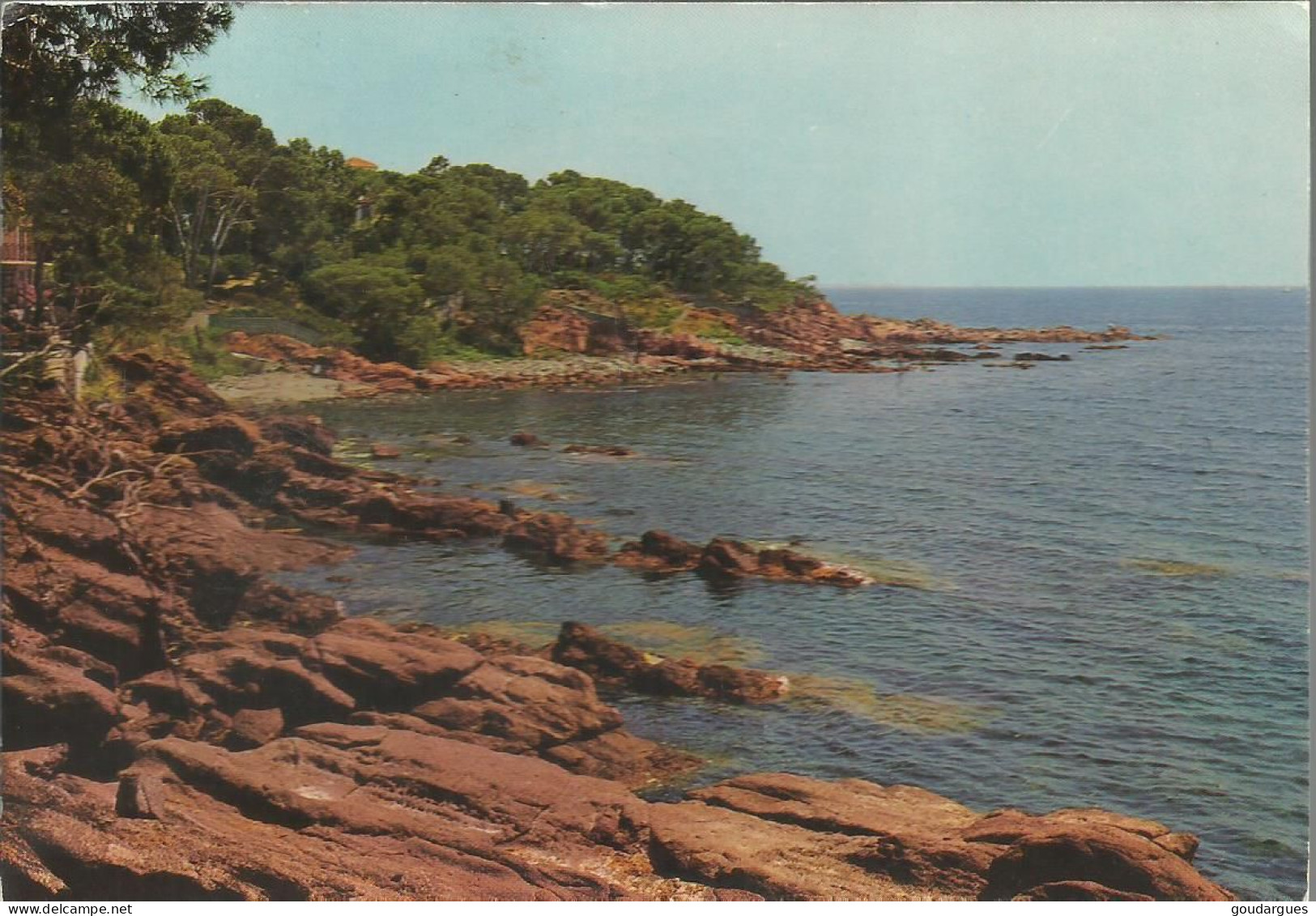 La Corniche D'Or - Entre Le Trayas Et Saint-Raphaël - Une Calanque Aux Rochers Rouges - (P) - Autres & Non Classés