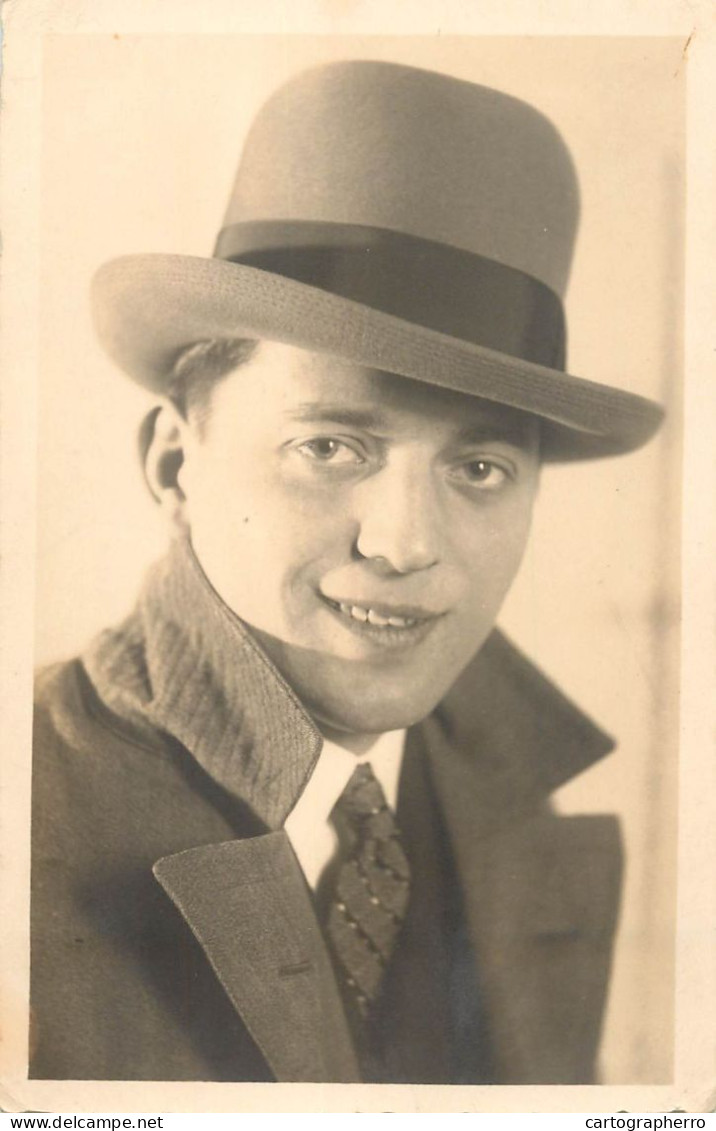 Souvenir Photo Postcard Elegant Man Smile Hat - Photographie