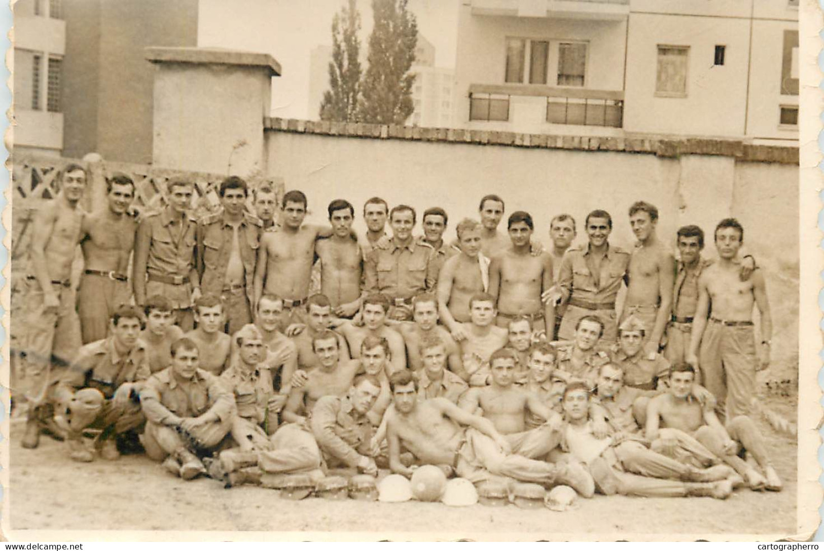 Souvenir Photo Postcard Soldier Company Group Photo - Photographie