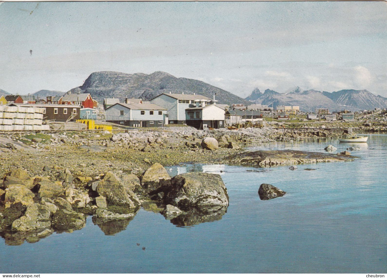 GROENLAND.. CPSM. " HARBOUR AND POWER STATION AT NANORTALIK "  . ANNEE 1972 + TEXTE + TIMBRES - Greenland