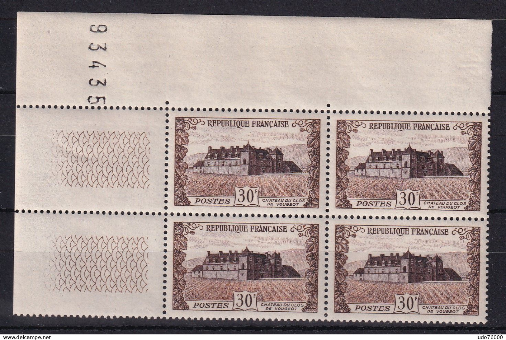 D 811 / LOT N° 913 BLOC DE 4 NEUF** COTE 28€ - Collections