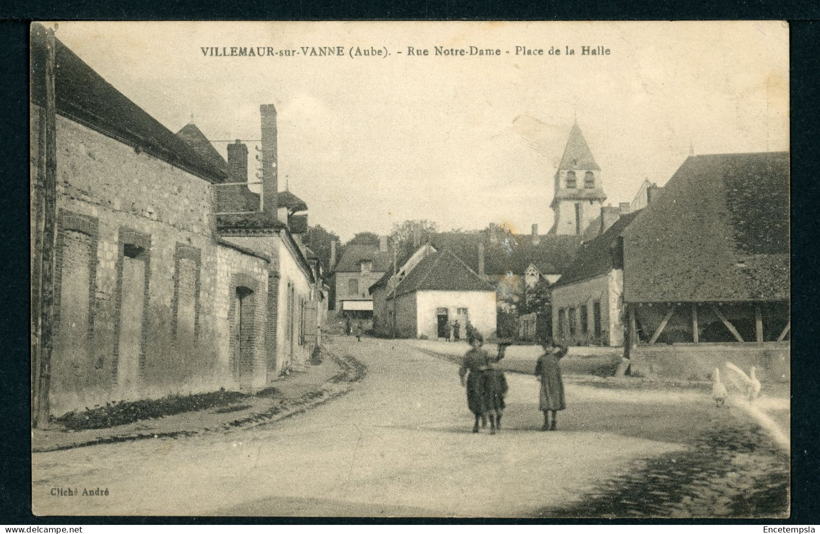 Carte Postale - France - Villemaur Sur Vanne - Rue Notre Dame - Place De La Halle (CP24740) - Sonstige & Ohne Zuordnung