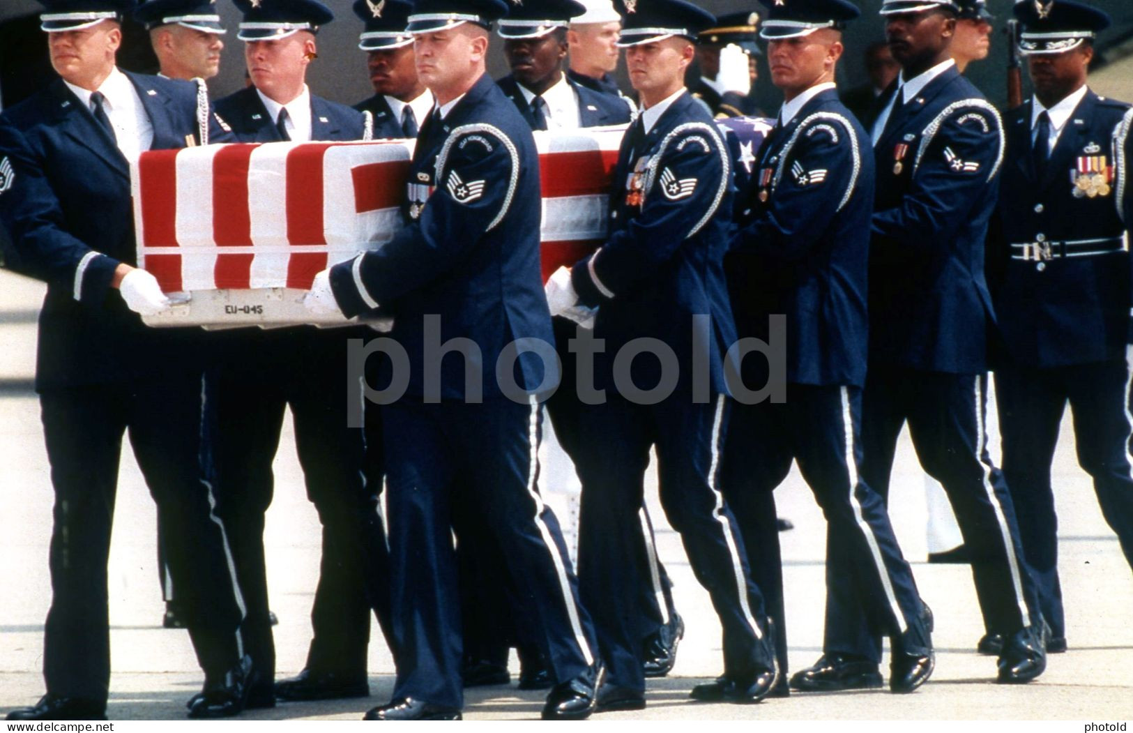 1995 SARAJEVO BOSNIA KILLED DIPLOMAT FUNERAL USA ASSOCIATED PRESS DIAPOSITIVE SLIDE Not PHOTO No FOTO NB4128 - Diapositives (slides)