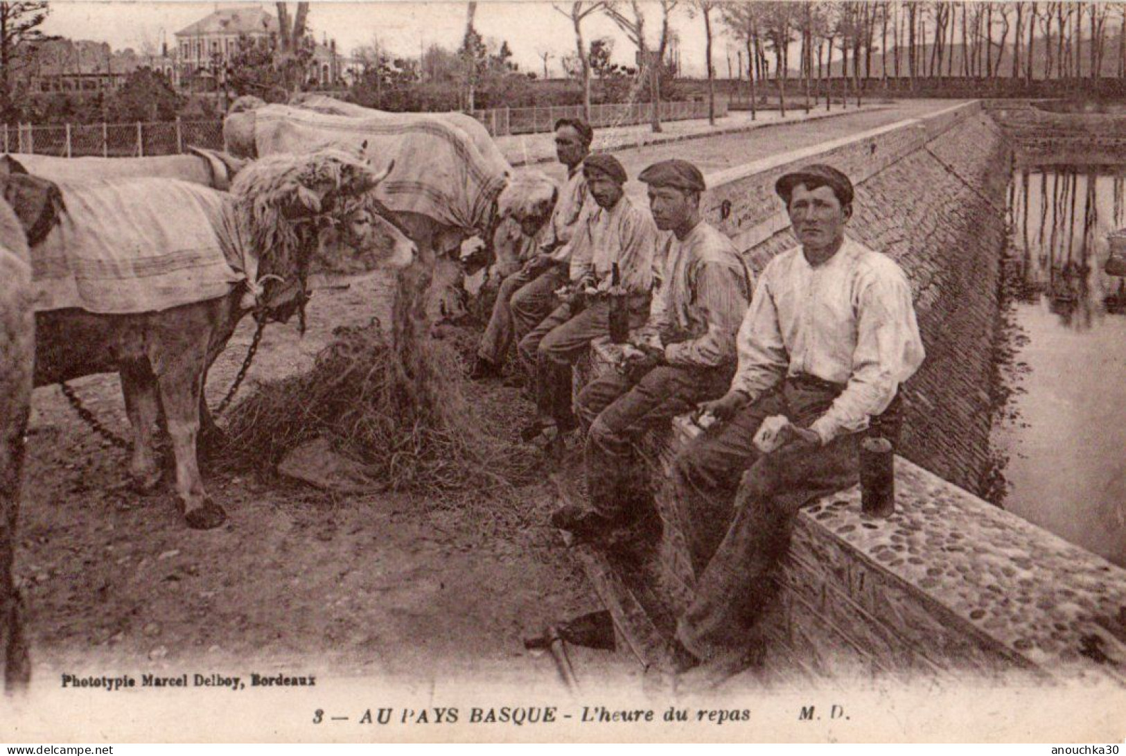 64 CPA  AU PAYS BASQUE L'HEURE DU REPAS - Autres & Non Classés