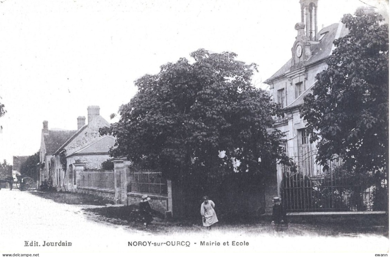 CPA - Noroy-sur-Ourcq - Mairie Et Ecole - Autres & Non Classés