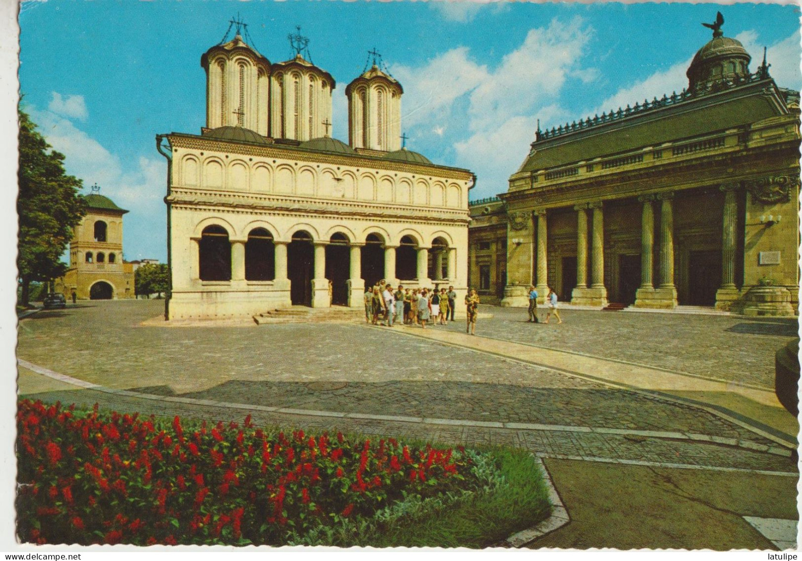 Bucareste  Carte Circulée  La Patriarchie Et Place Tres Animée - Roumanie