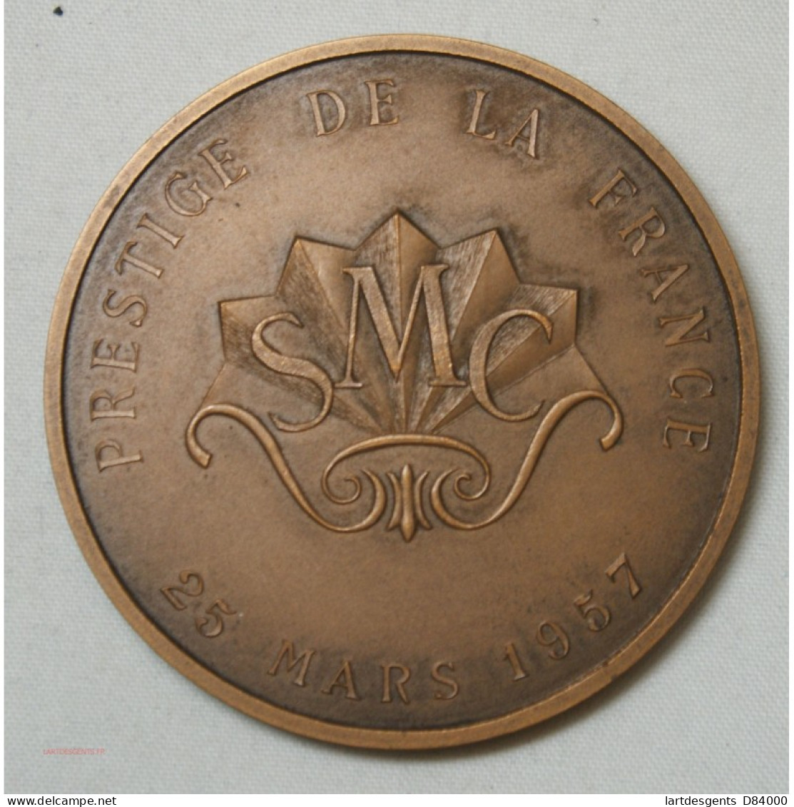 Médaille Prestige De La France, SMC Société Marseillaise De Crédit 25-3-1957 - Profesionales/De Sociedad