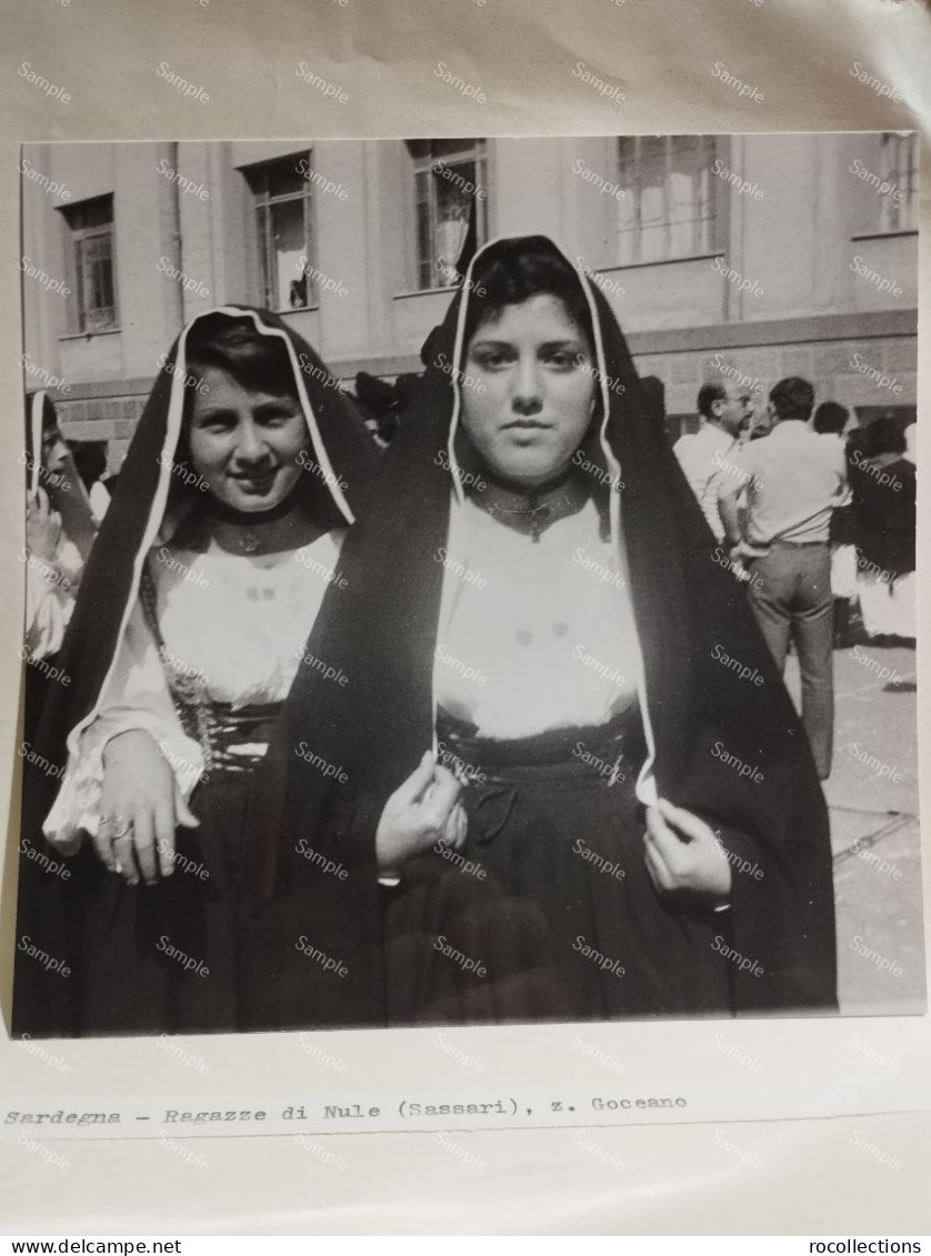 Italia Foto Folklore Costumi Etnici Sardegna. RAGAZZE DI NULE (Sassari). Z. Goceano. 18x18 Cm. - Europa