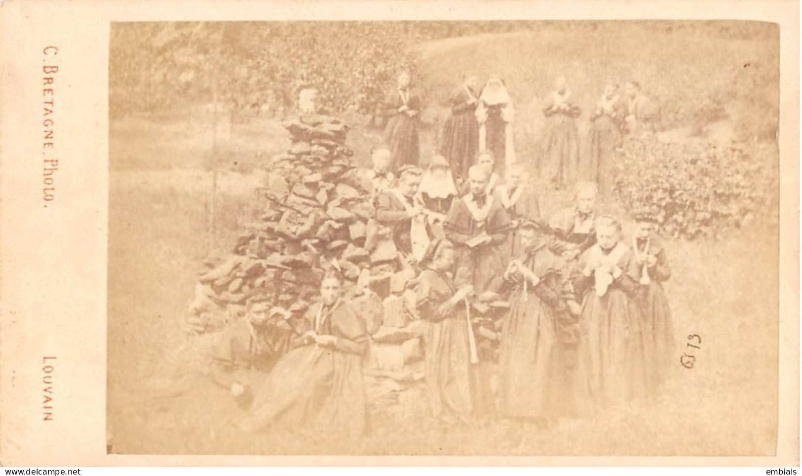 LOUVAIN - Photo CDV Ecole Religieuse, Groupe De Jeunes Filles à Leur Ouvrage Par Le Photographe C.BRETAGNE, Louvain - Old (before 1900)