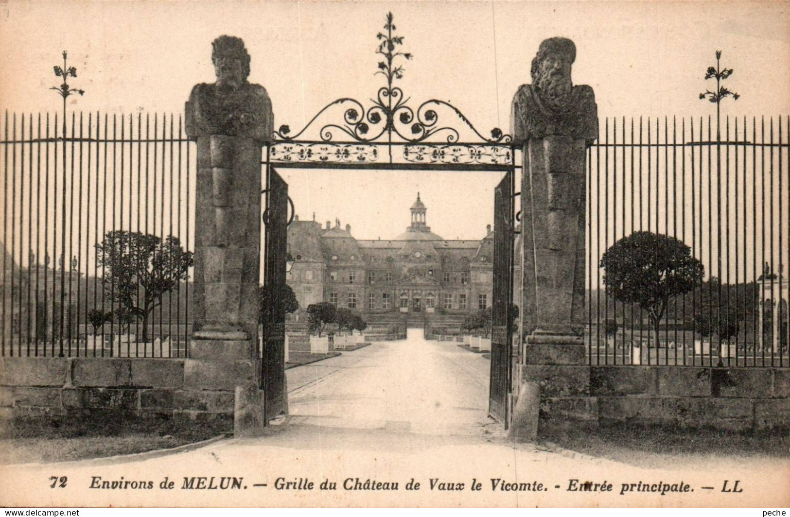 N° 2455 W -cpa Grille Du Château De Vaux Le Vicomte -entrée Principale- - Vaux Le Vicomte