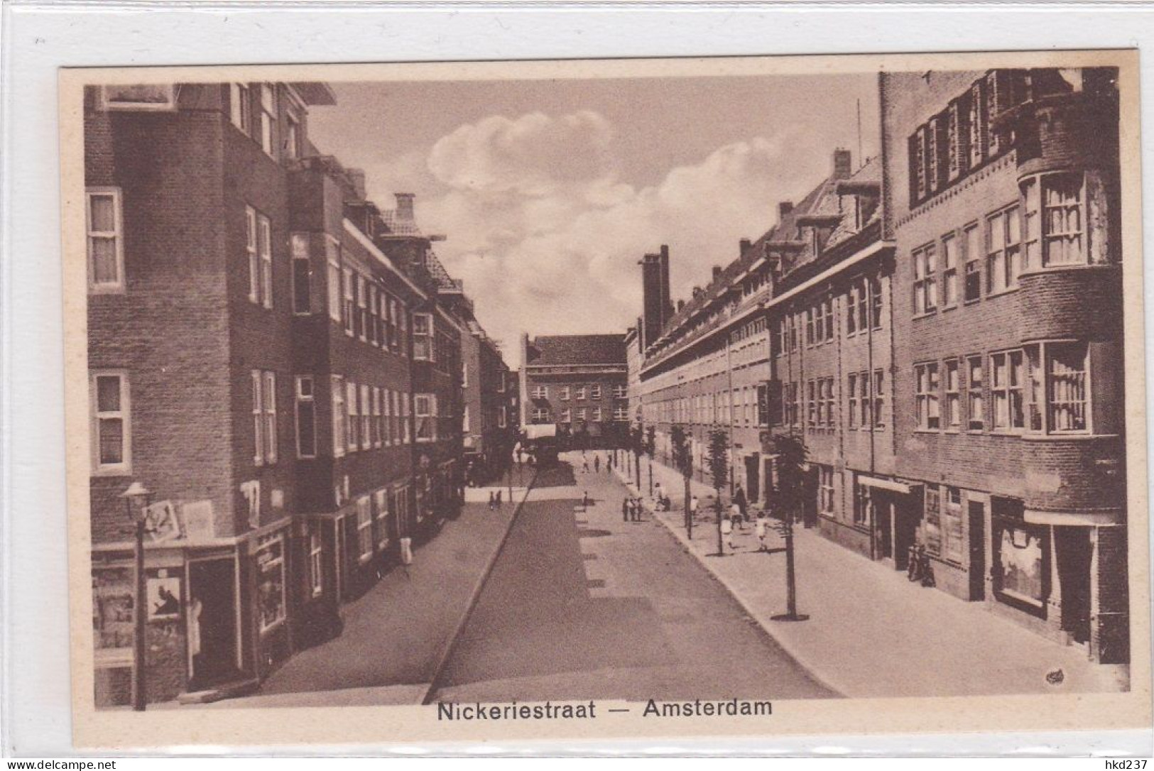 Amsterdam Nickeriestraat Levendig   2421 - Amsterdam