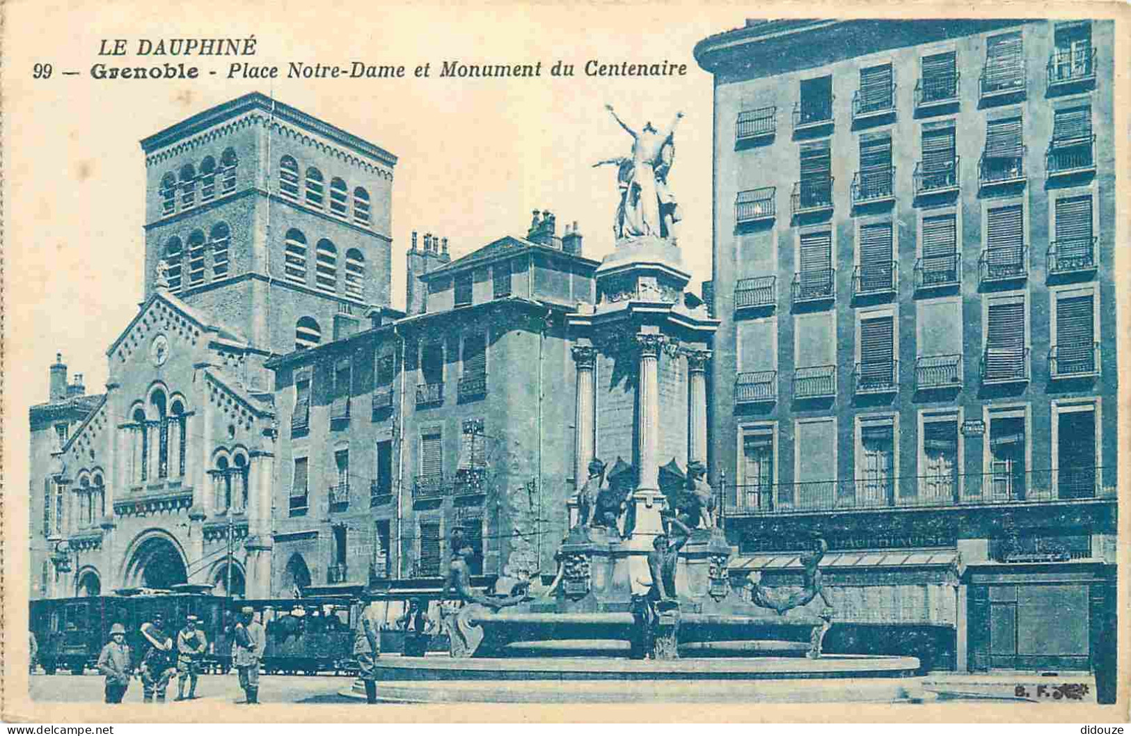 38 - Grenoble - Place Notre-Dame Et Monument Du Centenaire - Animée - CPA - Carte Provenant D'un Carnet - Voir Scans Rec - Grenoble