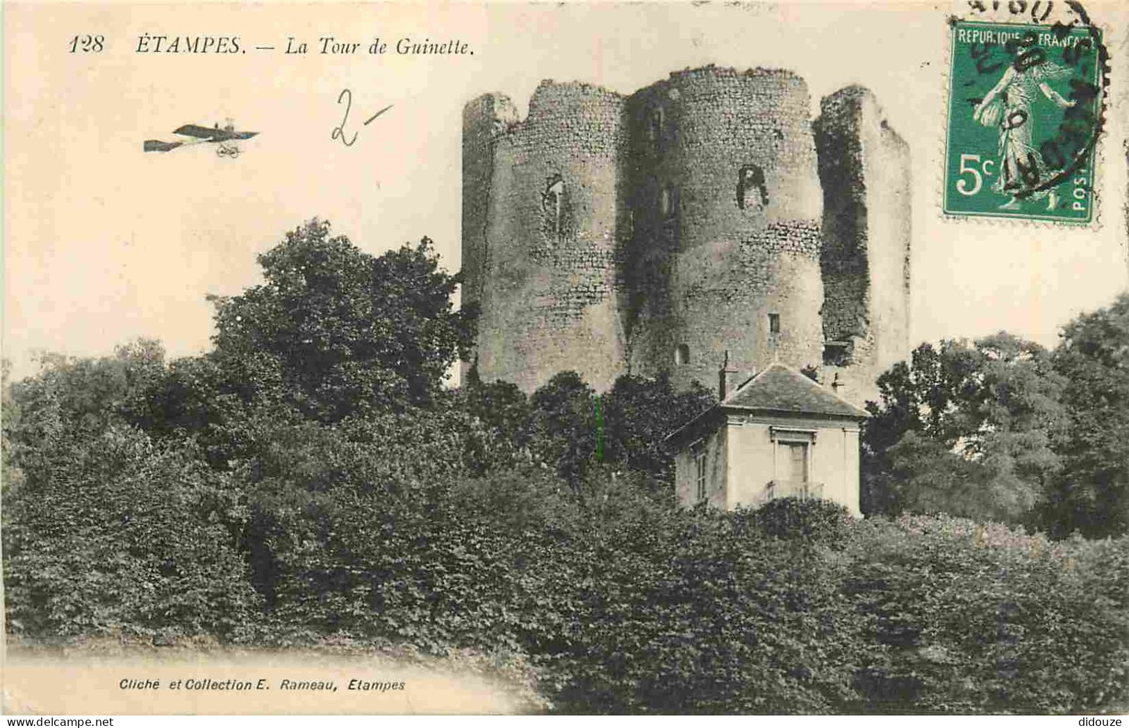 91 - Etampes - La Tour De Guinette - Avion - CPA - Voir Scans Recto-Verso - Etampes