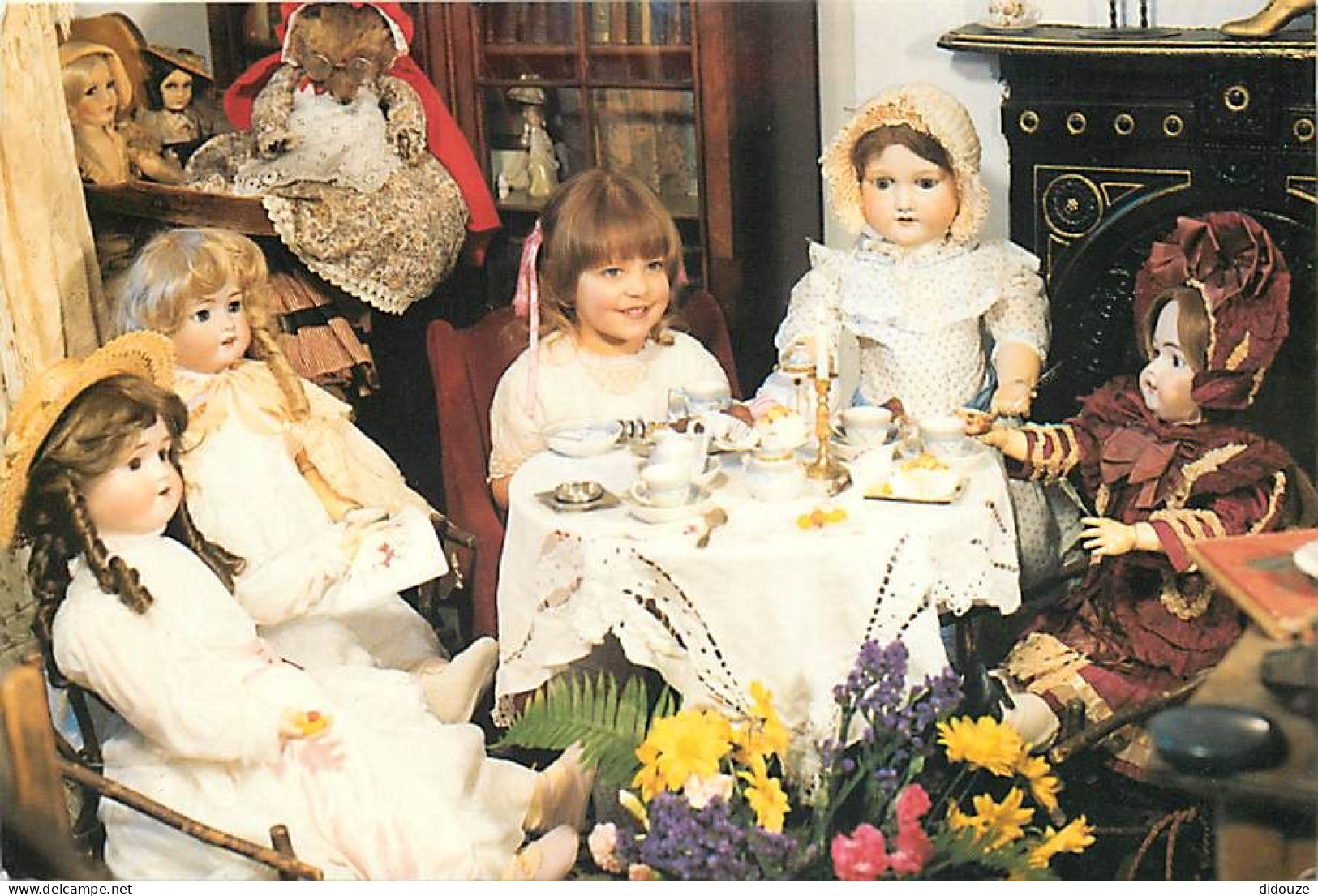 Jouets - Poupées - Dolls Tea Party At The Muséum Of Childhood - Church Street - Ribchester - Doll - CPM - Voir Scans Rec - Jeux Et Jouets