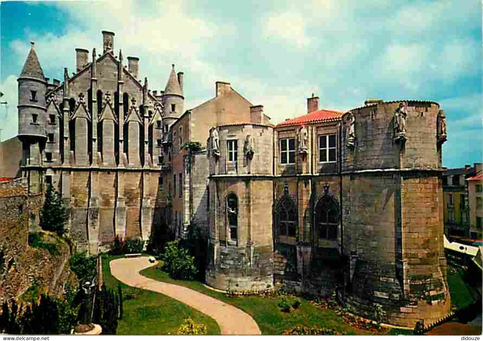 86 - Poitiers - Le Palais De Justice - Le Donjon Dit Tour Maubergeron - Carte Neuve - CPM - Voir Scans Recto-Verso - Poitiers